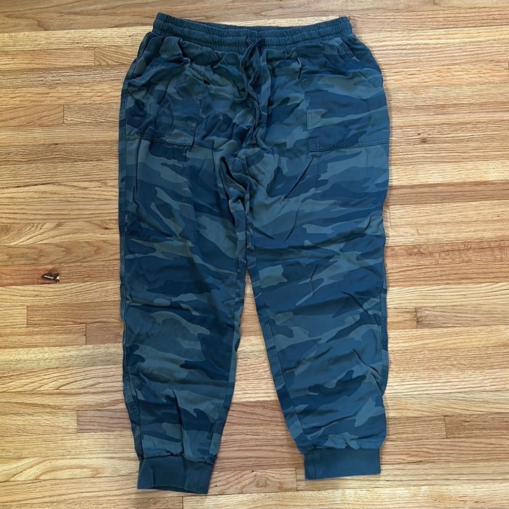 Splendid Camo Joggers